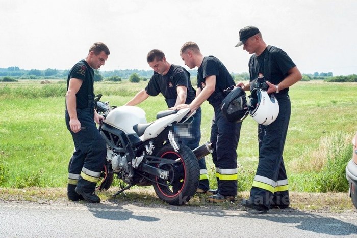 Dwie 25 letnie osoby jadące motocyklem trafiły do szpitala