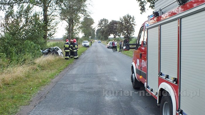 Volkswagenem Golfem uderzyła w drzewo