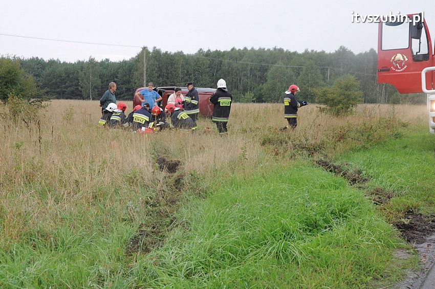 Dachowanie za dachowaniem w gminie Szubin
