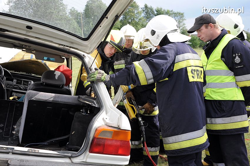 Strażacy z OSP uczyli się nowych technik w ratownictwie drogowym