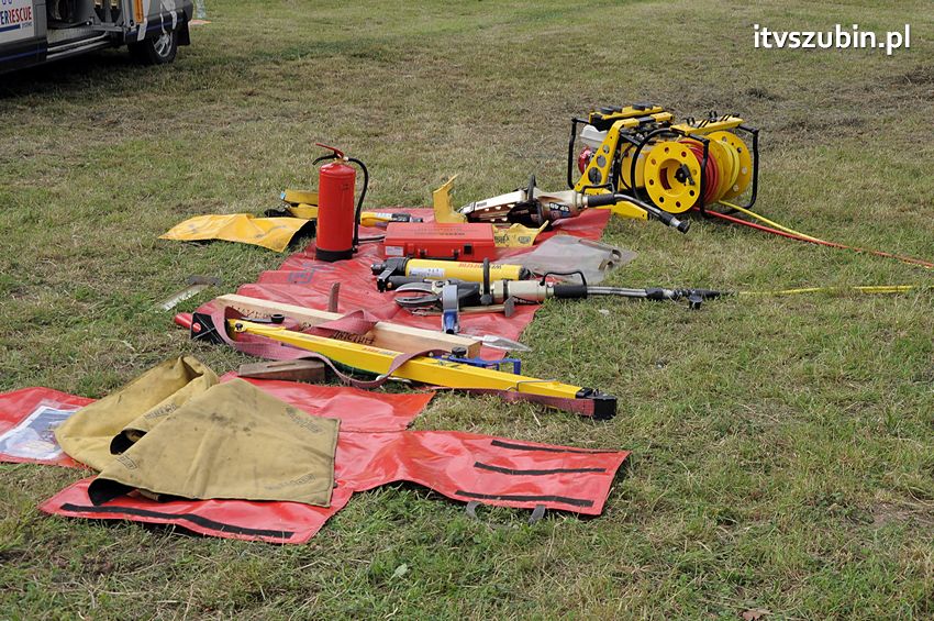 Strażacy z OSP uczyli się nowych technik w ratownictwie drogowym