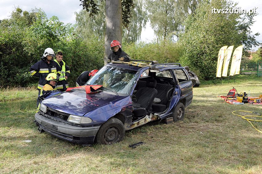 Strażacy z OSP uczyli się nowych technik w ratownictwie drogowym