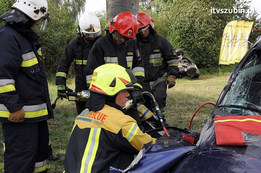 Strażacy z OSP uczyli się nowych technik w ratownictwie drogowym