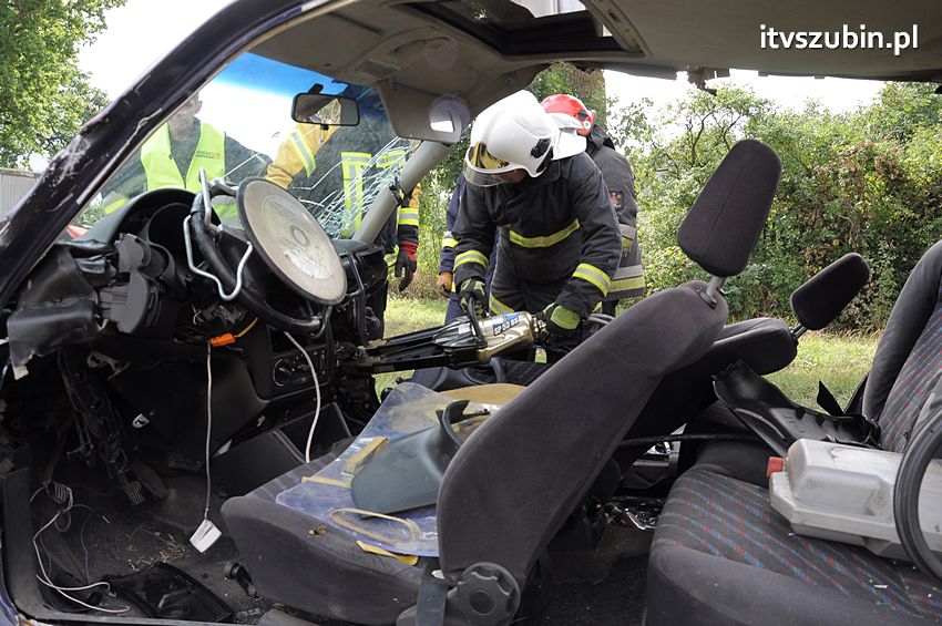 Strażacy z OSP uczyli się nowych technik w ratownictwie drogowym