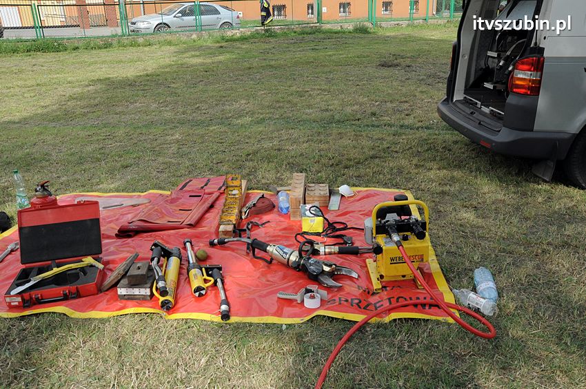 Strażacy z OSP uczyli się nowych technik w ratownictwie drogowym