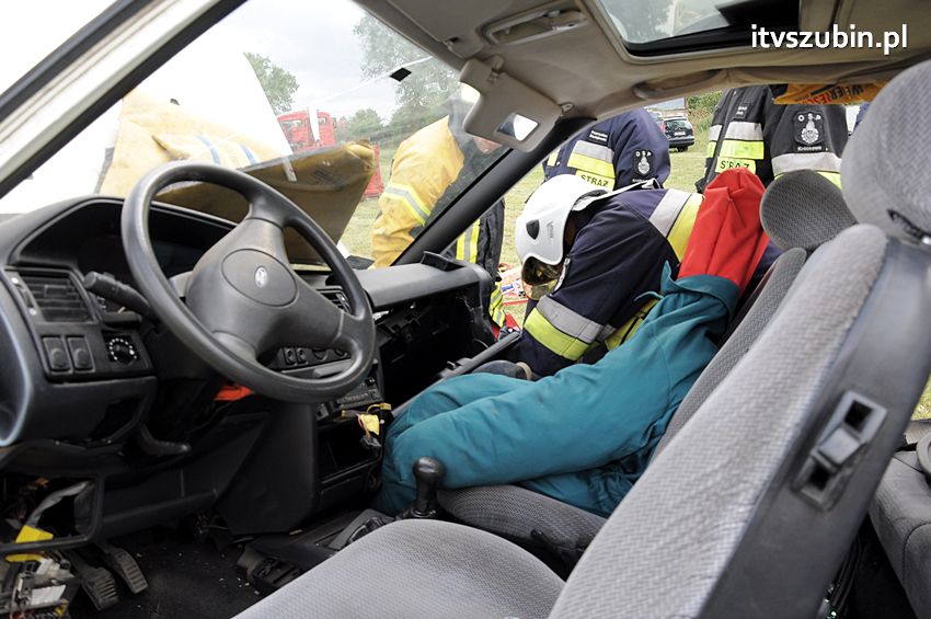 Strażacy z OSP uczyli się nowych technik w ratownictwie drogowym