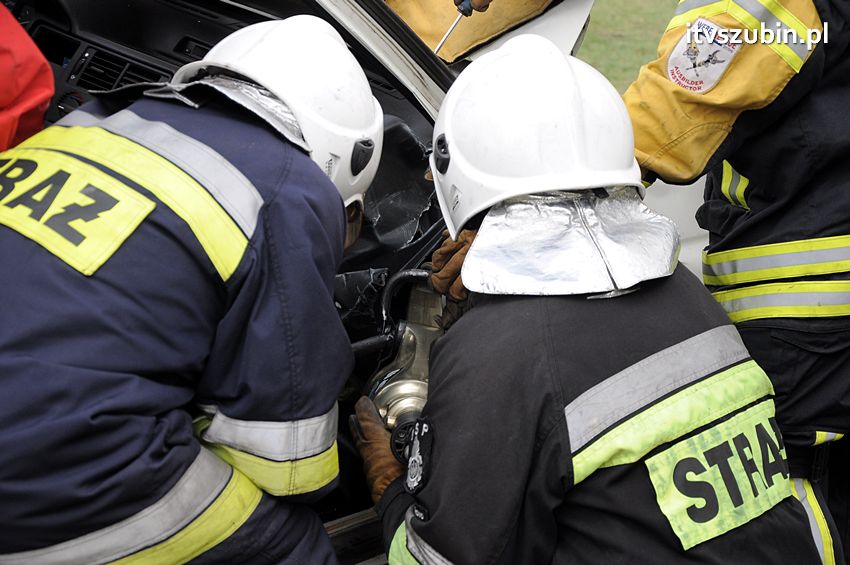 Strażacy z OSP uczyli się nowych technik w ratownictwie drogowym