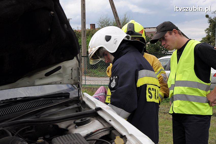 Strażacy z OSP uczyli się nowych technik w ratownictwie drogowym