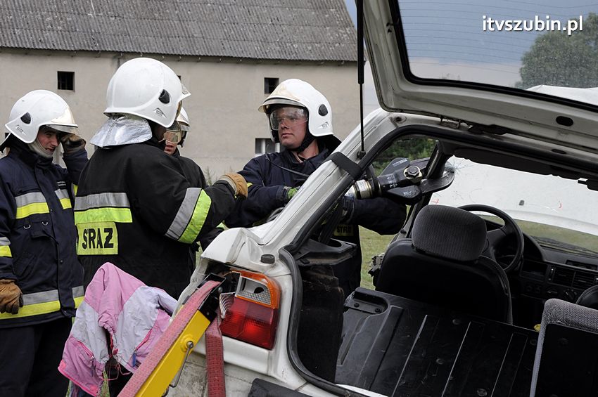 Strażacy z OSP uczyli się nowych technik w ratownictwie drogowym