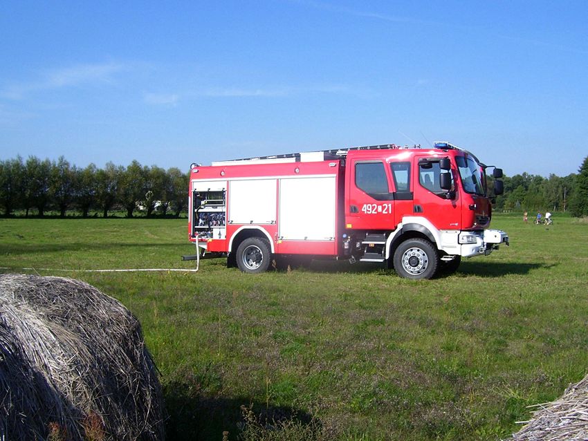 Spaleniu uległo 10 balotów [FILM]