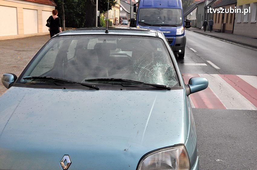 Potrącenie pieszego na pasach przy Urzędzie Miejskim w Szubinie