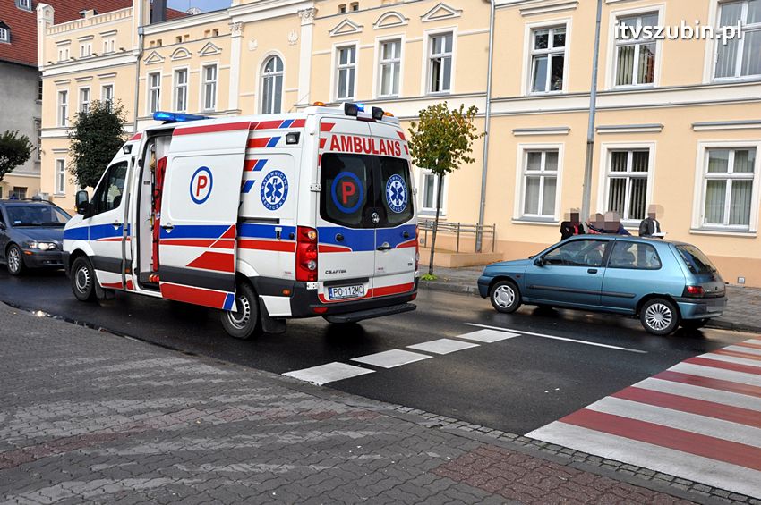 Potrącenie pieszego na pasach przy Urzędzie Miejskim w Szubinie