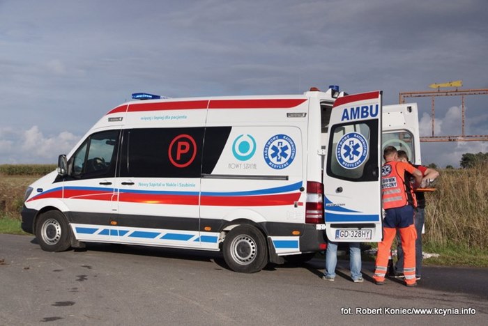 Kolizja w Żurawi - pierwszy wyjazd nowej karetki do wypadku
