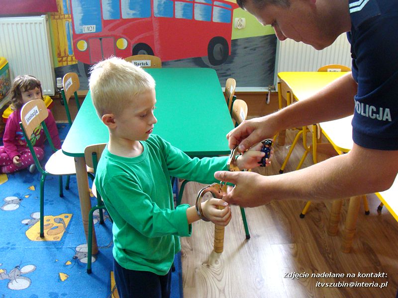 Wizyta policjanta w szubińskim Słoneczku