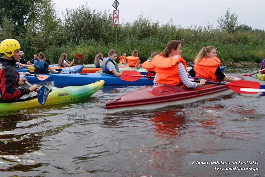 Licealiści z Wyspiańskiego na kajakowym szlaku