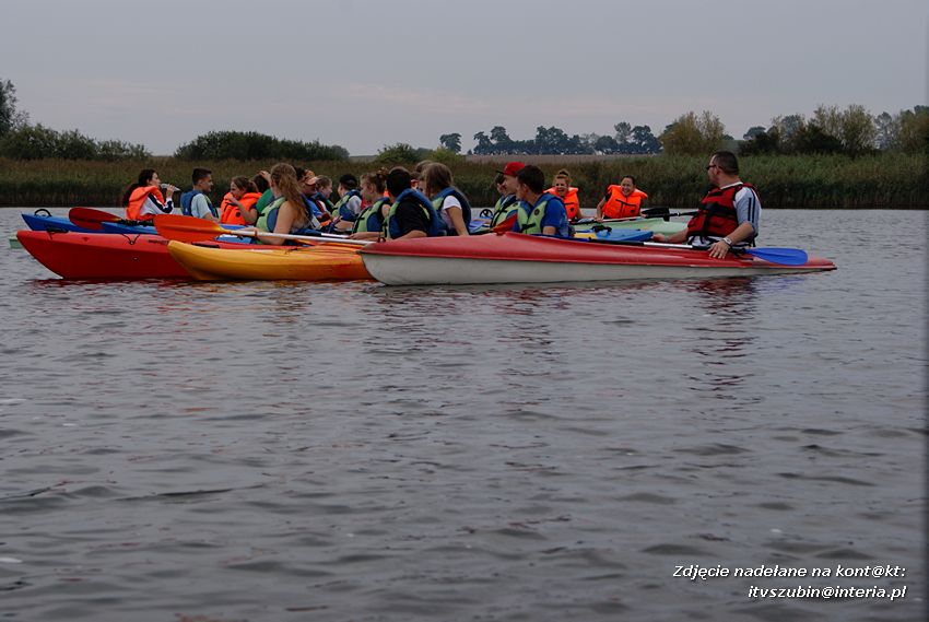 Licealiści z Wyspiańskiego na kajakowym szlaku