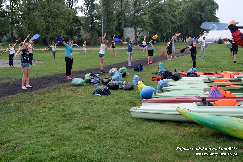 Licealiści z Wyspiańskiego na kajakowym szlaku