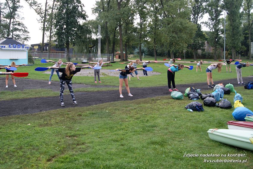 Licealiści z Wyspiańskiego na kajakowym szlaku