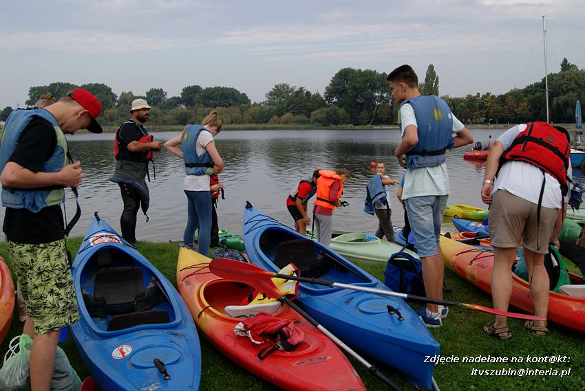 Licealiści z Wyspiańskiego na kajakowym szlaku