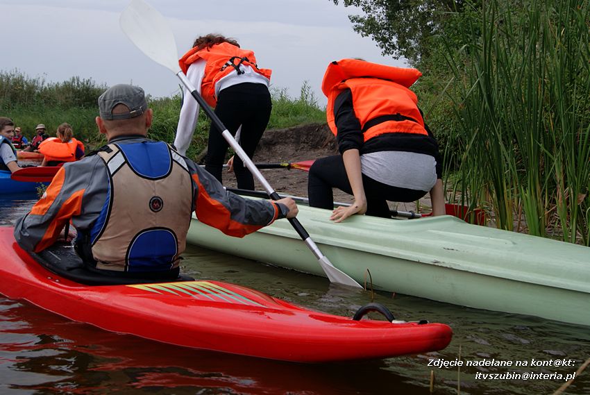 Licealiści z Wyspiańskiego na kajakowym szlaku