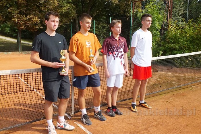 Przemek Zieliński Mistrzem Powiatu w Tenisie Ziemnym Szkół Ponadgimnazjalnych