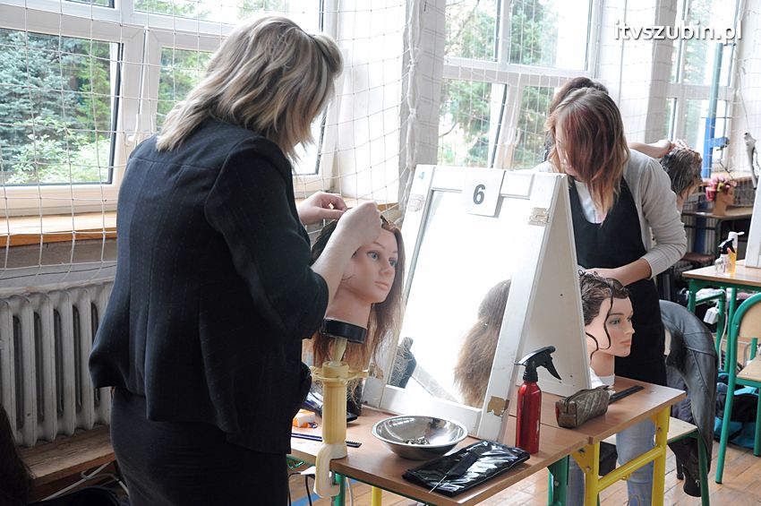 Egzamin mistrzowski i czeladniczy w zawodzie Fryzjer