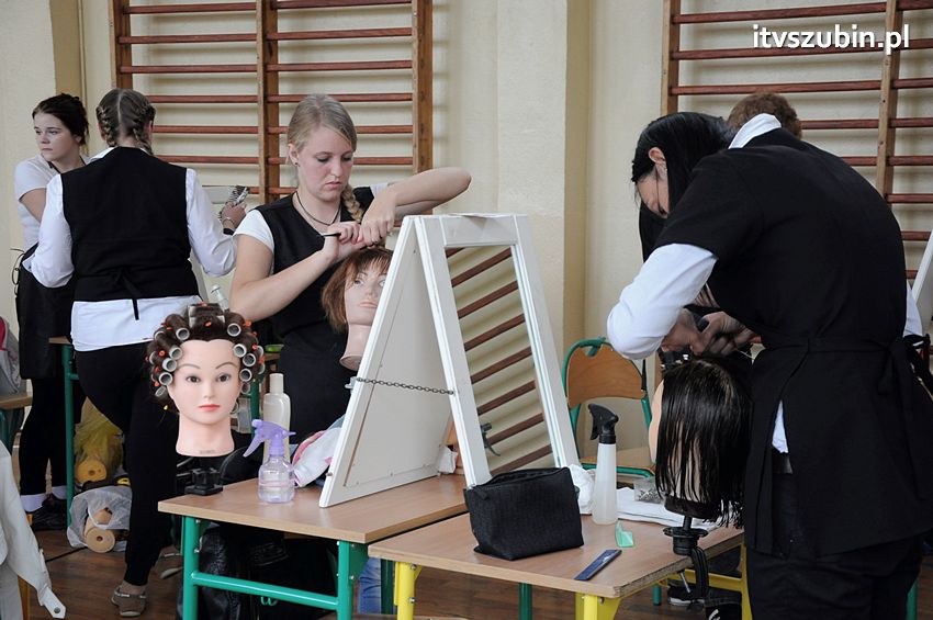 Egzamin mistrzowski i czeladniczy w zawodzie Fryzjer