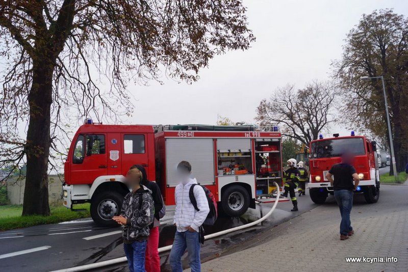 Pożar ciężarówki przy stacji paliw w Kcyni