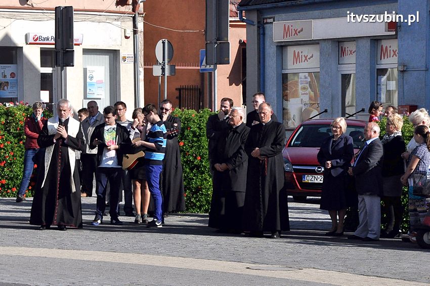 Koronka do Bożego Miłosierdzia na ulicach miast świata także w Szubinie
