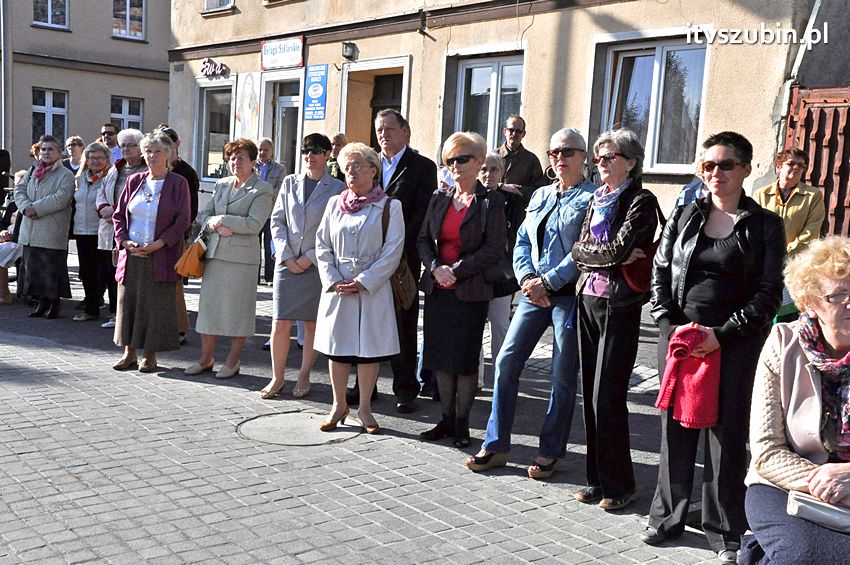 Koronka do Bożego Miłosierdzia na ulicach miast świata także w Szubinie