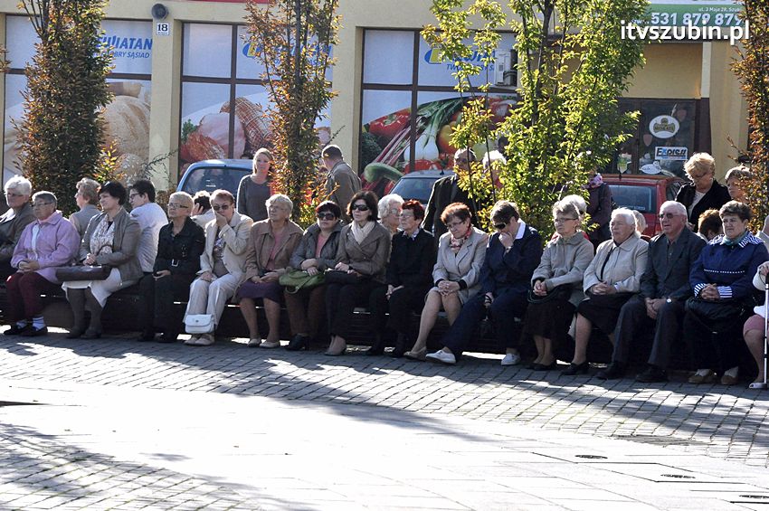 Koronka do Bożego Miłosierdzia na ulicach miast świata także w Szubinie