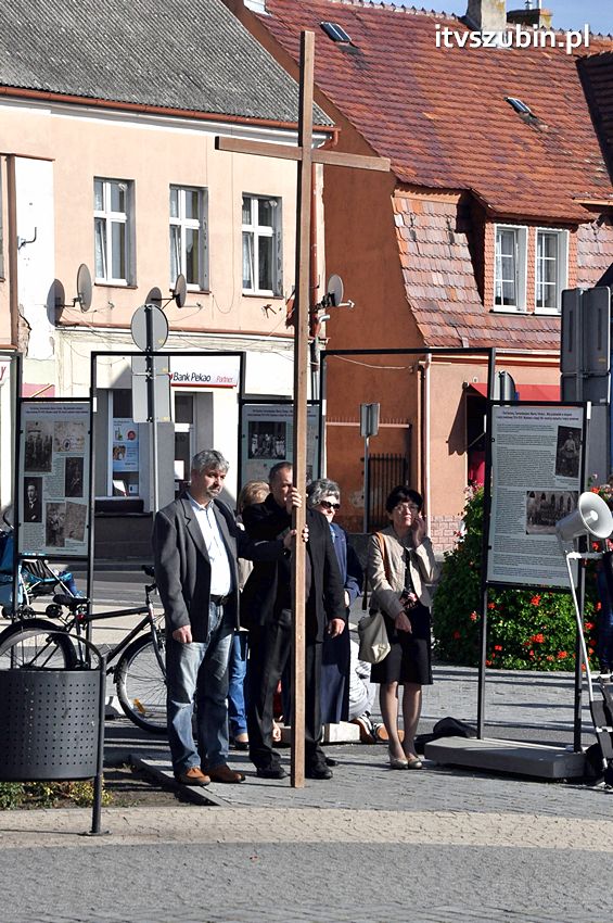 Koronka do Bożego Miłosierdzia na ulicach miast świata także w Szubinie