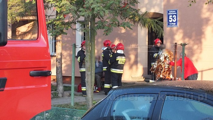 Pożar mieszkania przy ul. Długiej w Nakle nad Notecią. Dwie osoby poszkodowane