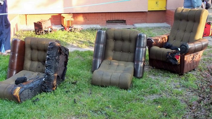 Pożar mieszkania przy ul. Długiej w Nakle nad Notecią. Dwie osoby poszkodowane