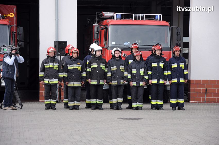 Przekazanie samochodów strażackich w Szubinie