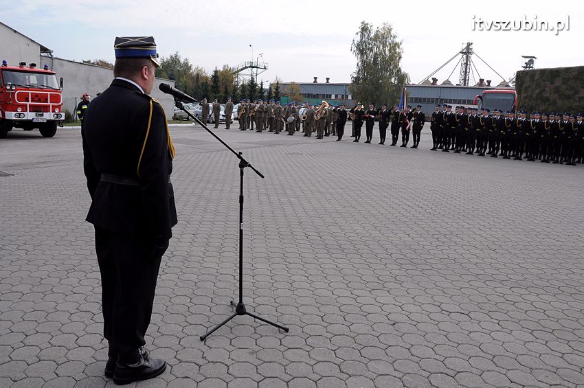 Przekazanie samochodów strażackich w Szubinie