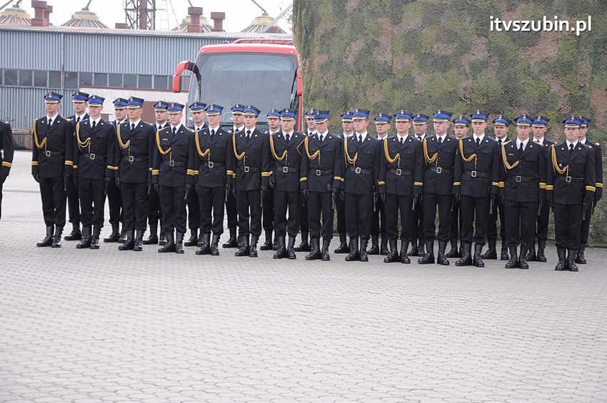 Przekazanie samochodów strażackich w Szubinie