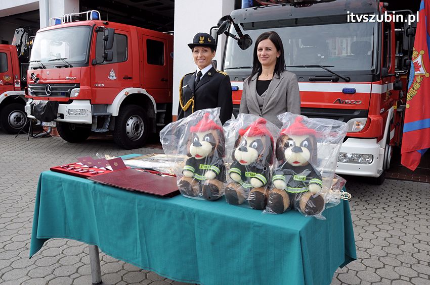 Przekazanie samochodów strażackich w Szubinie