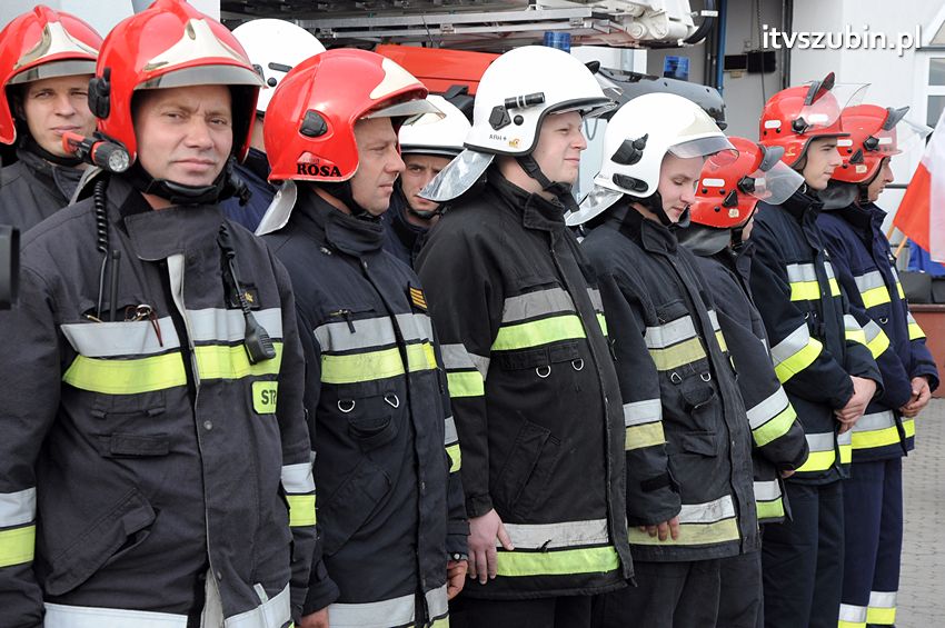 Przekazanie samochodów strażackich w Szubinie