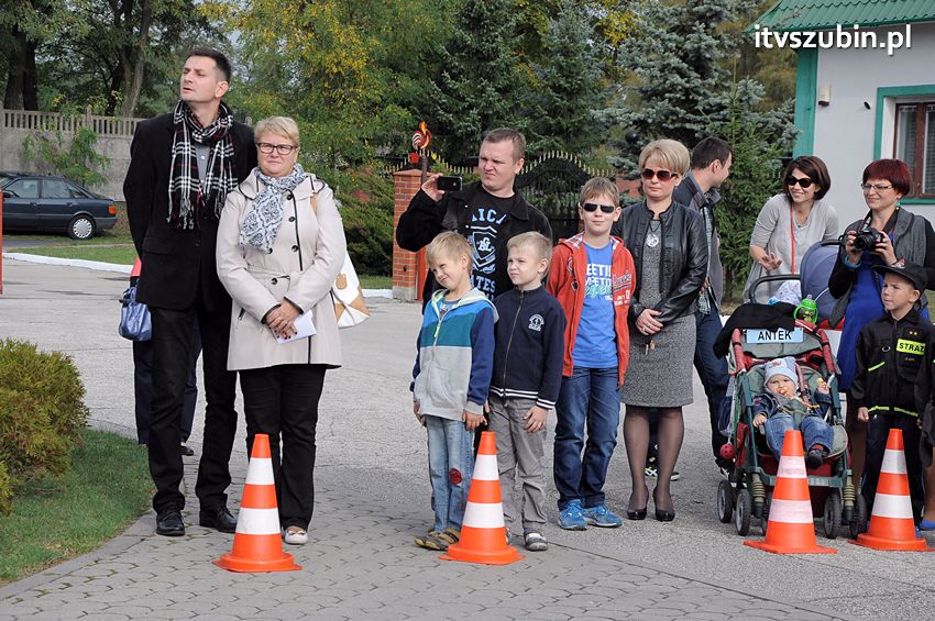 Przekazanie samochodów strażackich w Szubinie