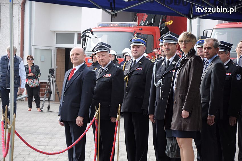 Przekazanie samochodów strażackich w Szubinie