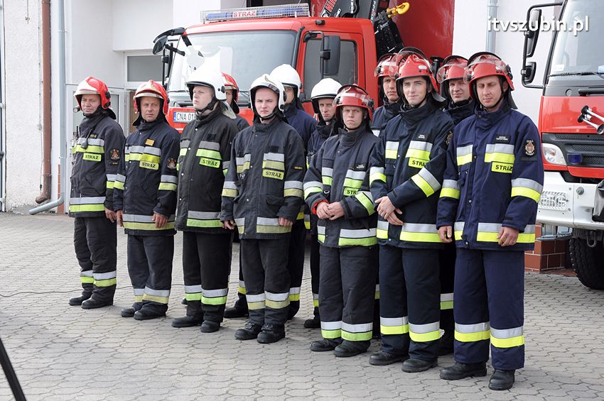 Przekazanie samochodów strażackich w Szubinie