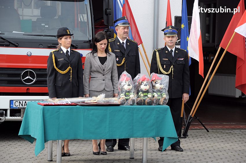 Przekazanie samochodów strażackich w Szubinie
