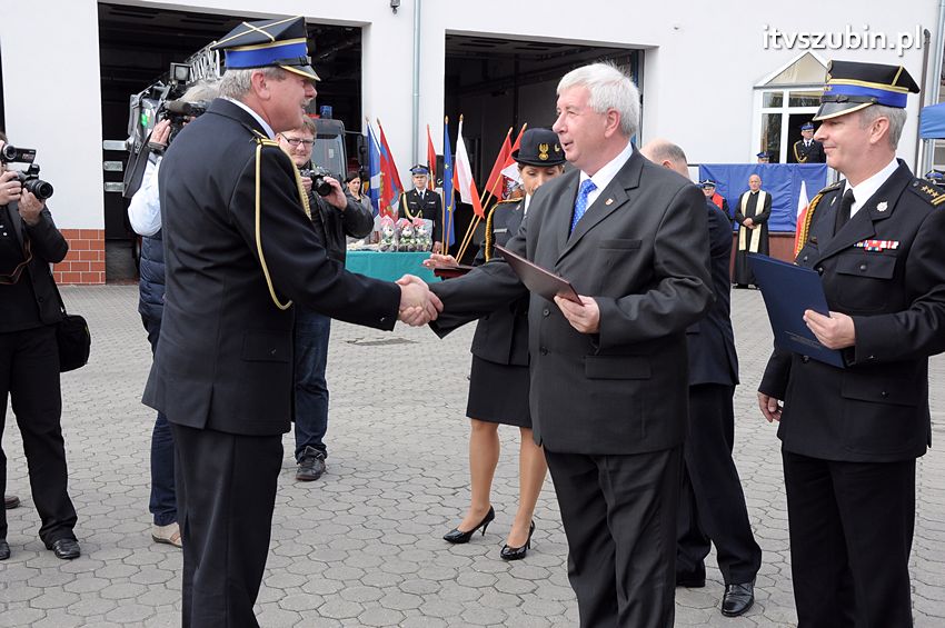 Przekazanie samochodów strażackich w Szubinie