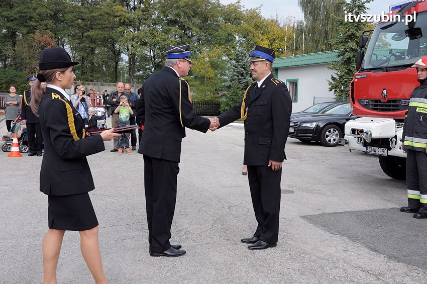 Przekazanie samochodów strażackich w Szubinie