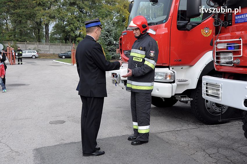 Przekazanie samochodów strażackich w Szubinie
