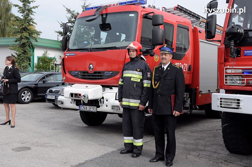 Przekazanie samochodów strażackich w Szubinie