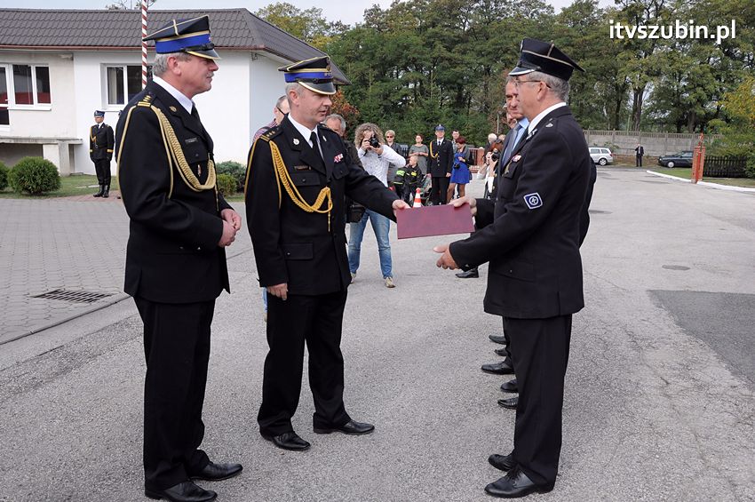 Przekazanie samochodów strażackich w Szubinie