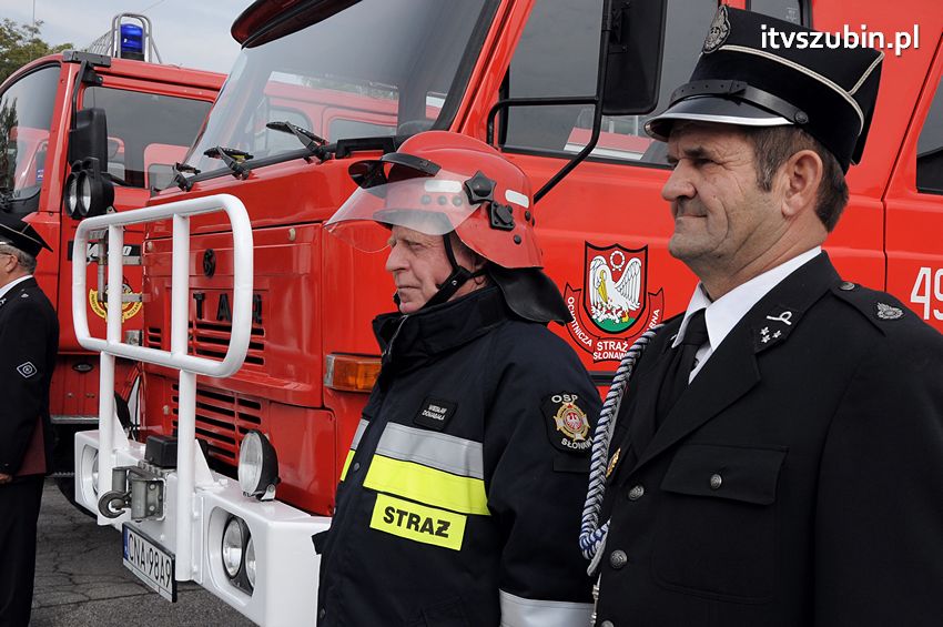 Przekazanie samochodów strażackich w Szubinie