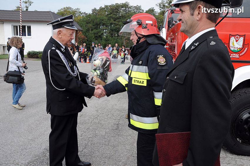 Przekazanie samochodów strażackich w Szubinie